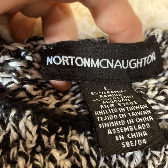 NORTON MCNAUGHTON LOOSE KNIT BLACK and WHITE CREW NECK SWEATER Size L GUC - Picture 2 of 9